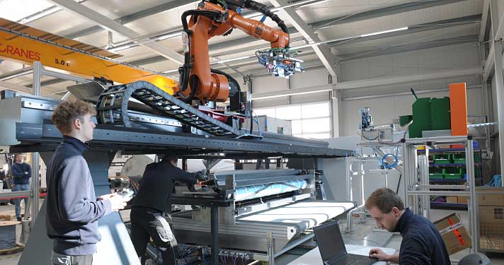 Branchenspezielle Entwicklung, Konstruktion und Maschinenbau mit robotergeführter industrieller Bildverarbeitung